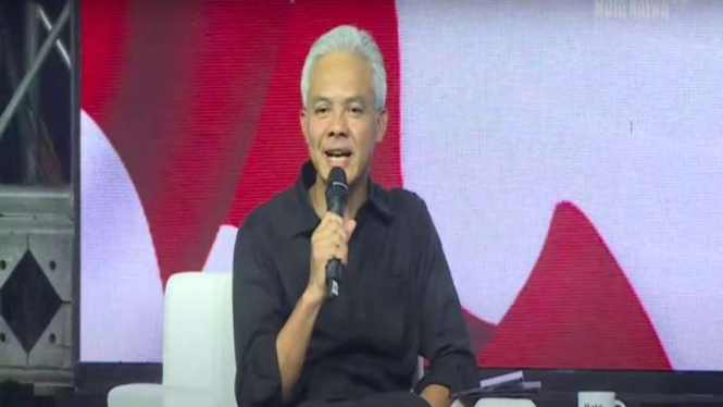 Bakal capres Ganjar Pranowo dalam acara '3 bacapres bicara gagasan' di UGM.