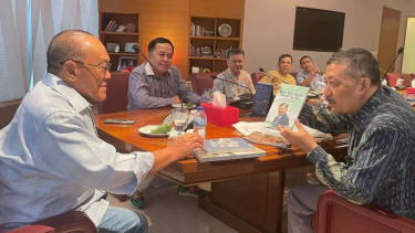 Aburizal Bakrie baru saja menerima kunjungan dari para pengurus Masjid Salman ITB di kantornya, Selasa, 19 September 2023.