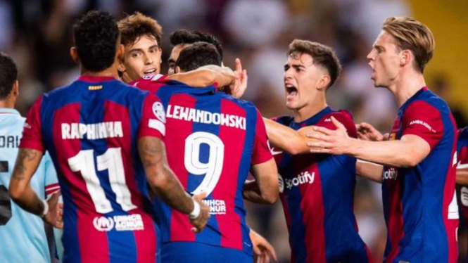Pemain Barcelona Merayakan Gol