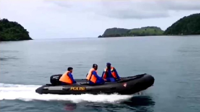 Satpolair Polres Lampung Selatan menyisir perairan di Bakauheni