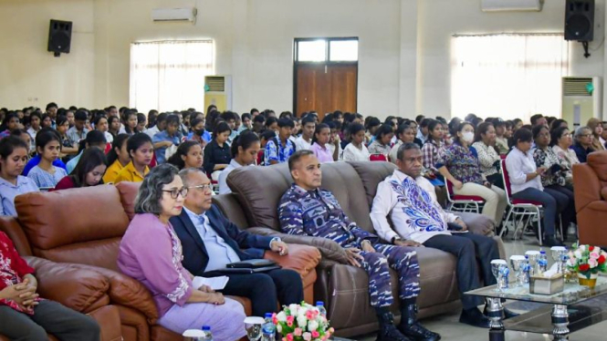 Danlantamal IX Edukasi Mahasiswa Institut Agama Kristen Negeri Ambon.