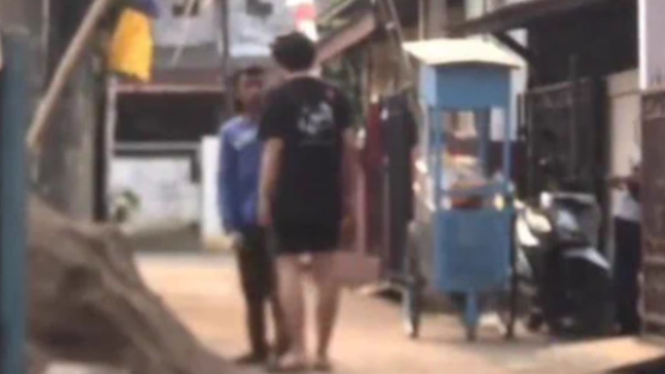 Viral Pemuda Paksa Kuli Bangunan Lepas Pakaian karena Ada Logo Persib Bandung