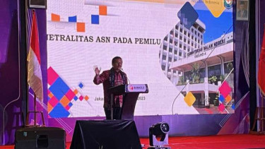 Staf Ahli Menteri Bidang Kemasyarakatan dan Hubungan Antarlembaga Kemendagri Togap Simangunsong dalam acara "Peluncuran Pemetaan Kerawanan Pemilu dan Pemilihan Serentak 2024, Isu Strategis: Netralitas ASN" di Manado, Sulawesi Utara, Kamis, 21 September 