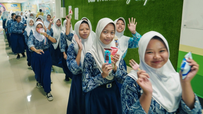 Siswa kunjungi pabrik es krim.