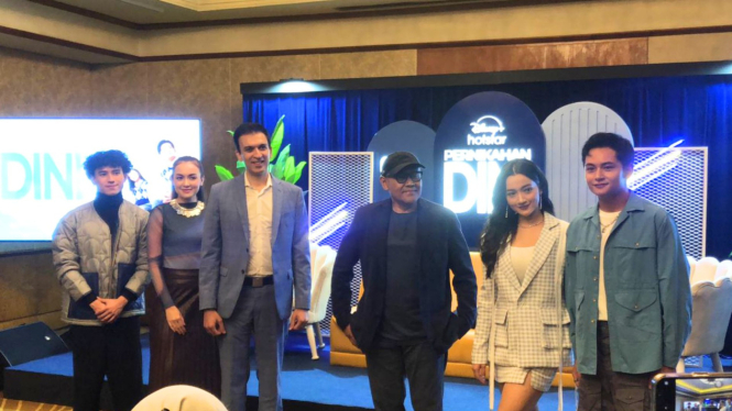 Produser Pernikahan Dini, Manoj Punjabi bersama Cast dan Sutradara