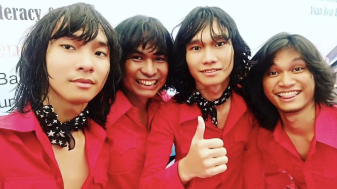 Band T Koes.
