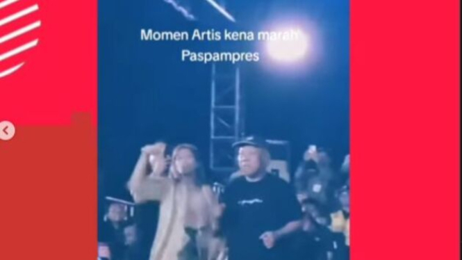 Seorang Artis yang Ajak Jokowi Joget