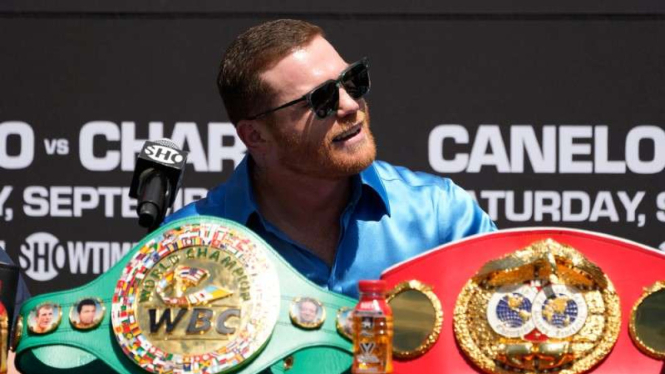 Petinju asal Meksiko Canelo Alvarez
