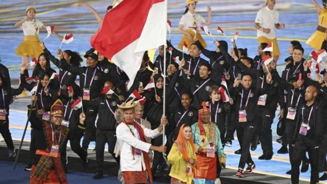 Kontingen Indonesia di pembukaan Asian Games 2022