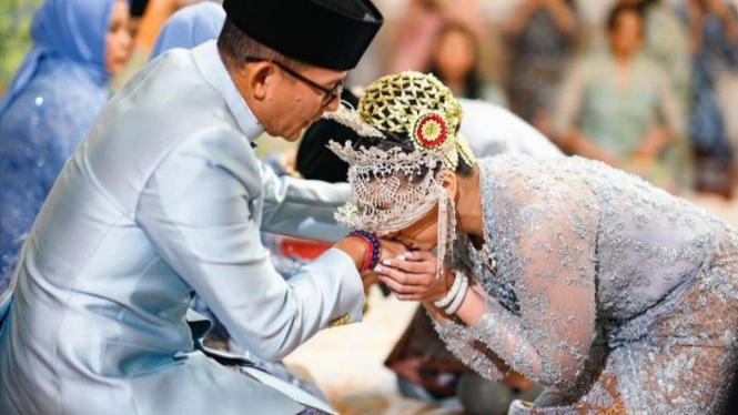 Momen pernikahan anak pertama Sandiaga Uno, Aneesha Atheera Uno.