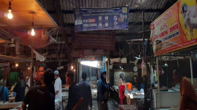 Suasana di Pasar Kutabumi, Tangerang usai penjarahan yang dilakukan OTK.