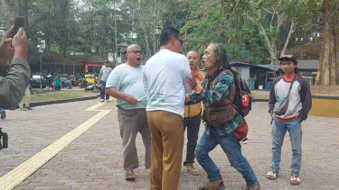 Kadis LH Kota Tasikmalaya dan komunitas pecinta lingkungan ribut