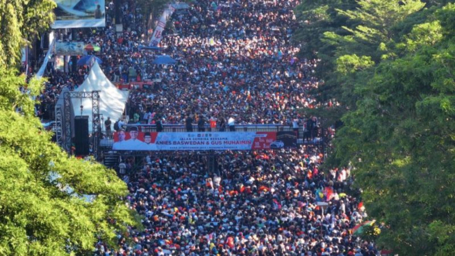 Lautan manusia menyambut Anies Baswedan-Muhaimin Iskandar di Makassar.