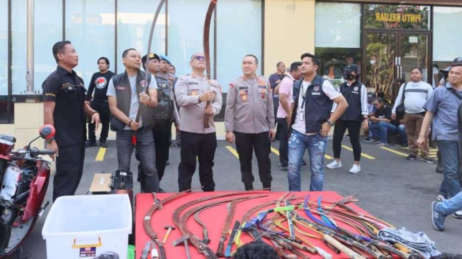 Kapolres Jakarta Utara Tinjau Hasil Penggerebekan Kampung Bahari