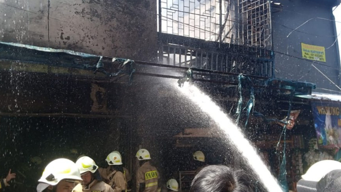 Sebuah Rumah Makan yang berlokasi di kawasan Gambir Jakarta Pusat terbakar