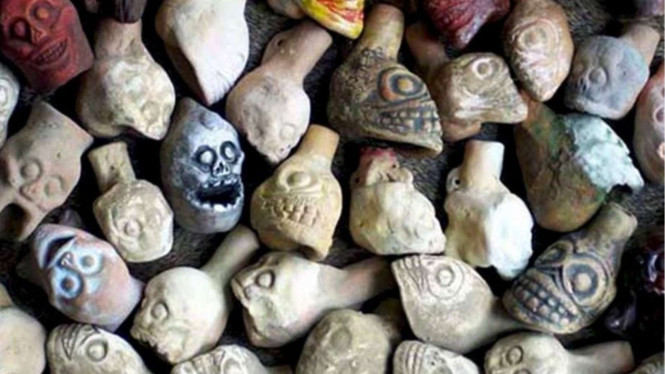 Peluit Kematian Suku Aztec.