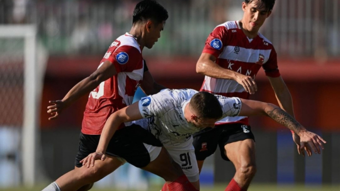 Madura United vs Borneo FC