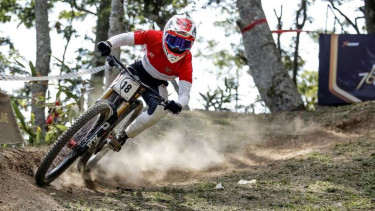 76 Indonesian Downhill