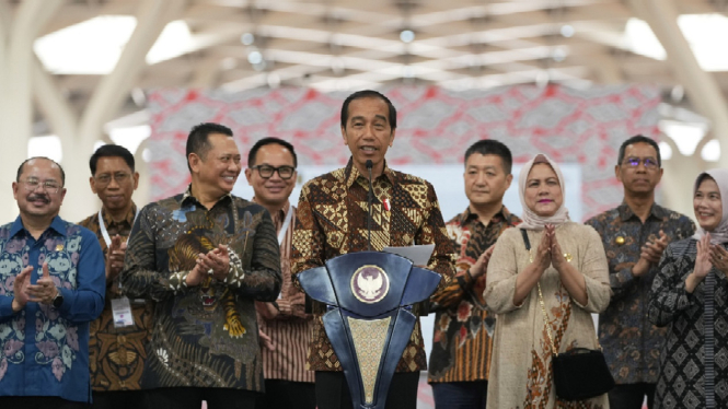 Kereta Cepat Jakarta-Bandung, Peluncuran dan Pembukaan