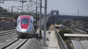 Kereta Cepat Jakarta-Bandung, Peluncuran dan Pembukaan