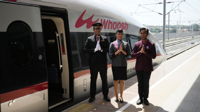 Kereta Cepat Jakarta-Bandung, Peluncuran dan Pembukaan