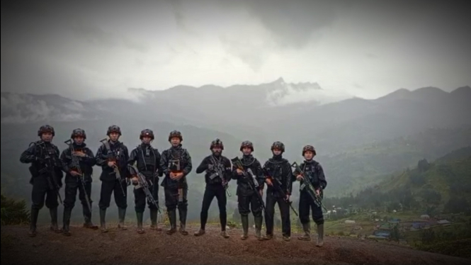 VIVA Militer: Prajurit Satgas Yonif Raider 300/Braja Wijaya di Puncak, Papua.