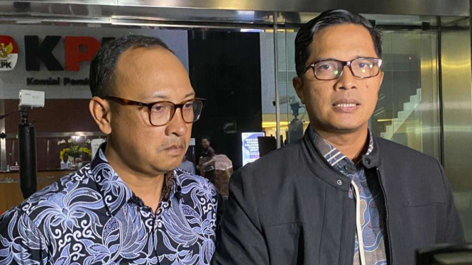 Febri Diansyah dan Rasamala Usai Diperiksa Penyidik KPK