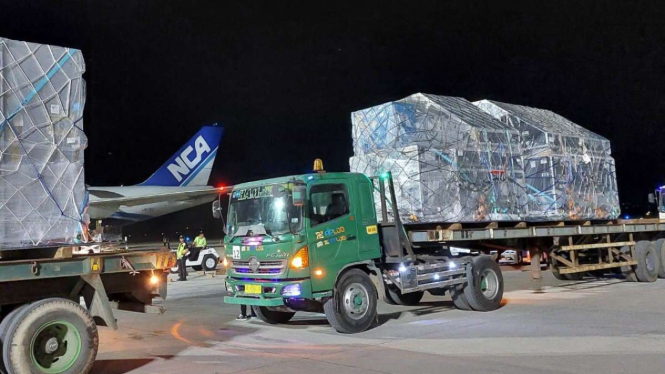  Logistik MotoGP 2023 tiba di Bandara Lombok 