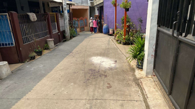 TKP anak tusuk ayahnya di Cimanggis Depok