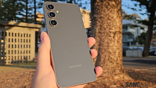 Samsung Galaxy S23 FE.
