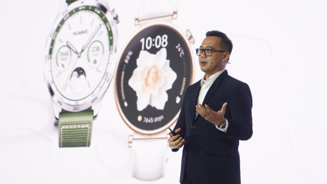 Training Director Huawei Device Indonesia Edy Supartono.