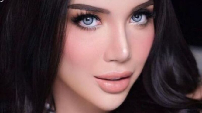Ilustrasi Penggunaan Softlens