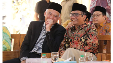 Ganjar Pranowo dan Mahfud MD hadiri acara ngunduh mantu putra Mustofa Aqil Siroj