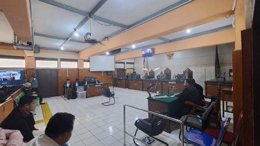 Sidang 8 tahanan pendemo Kantor Arema FC, di Pengadilan Negeri Malang