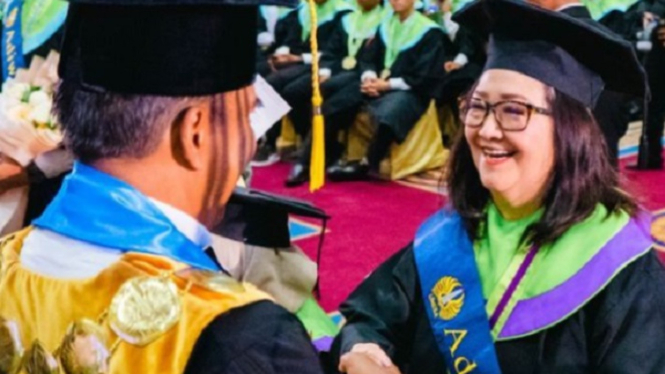 Lulusan terbaik dengan IPK tertinggi di Unesa