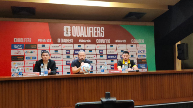 Pelatih Brunei Darussalam Mario Rivera 