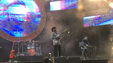 Penyanyi Kunto Aji di Flavs Unity Festival 2023