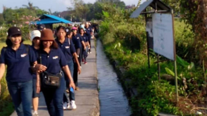 Jogging track yang berada di Ekowisata Subak Sembung Denpasar sangat diminati warga kota 
