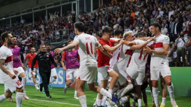 Pemain Timnas Turki rayakan gol