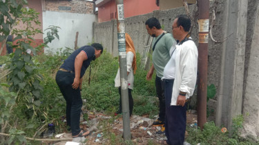 Bayi ditemukan di kantong plastik di tumpukan sampah, Tangerang 