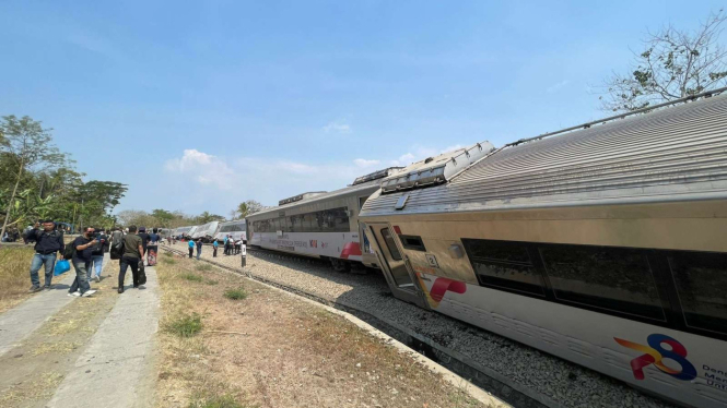 Kereta Argo Semeru anjlok di Wates
