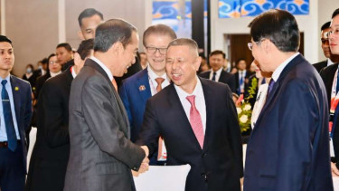 Presiden Joko Widodo dan para pengusaha Indonesia dan China.