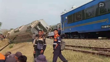 KA Argo Semeru anjlok.