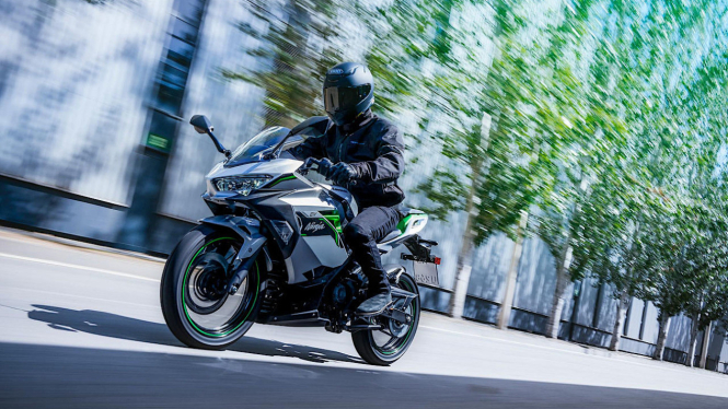 VIVA Otomotif: Kawasaki Ninja e-1