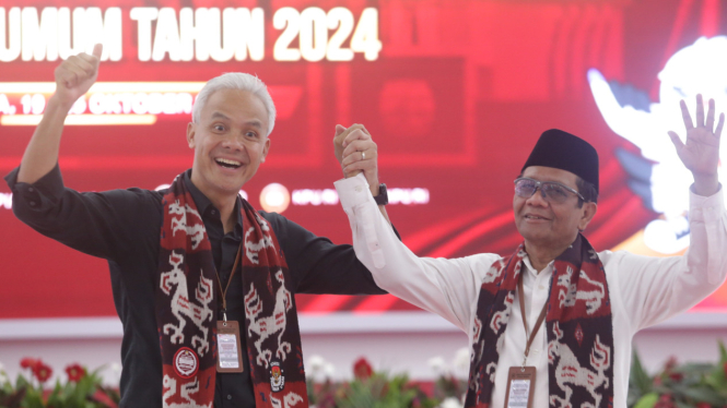 Ganjar Pranowo-Mahfud MD Daftar Capres-Cawapres di KPU