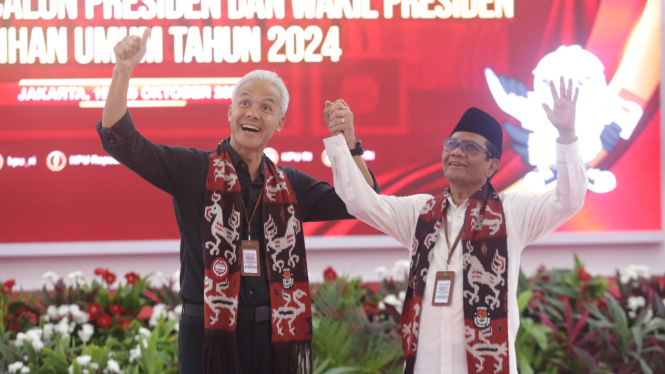 Ganjar Pranowo-Mahfud MD Daftar Capres-Cawapres di KPU