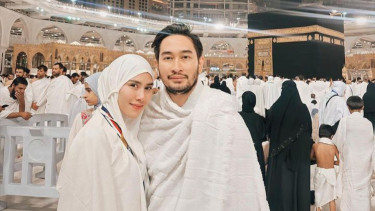 Syahnaz Sadiqah dan Jeje Govinda baru saja menjalani ibadah umroh di Tanah Suci 