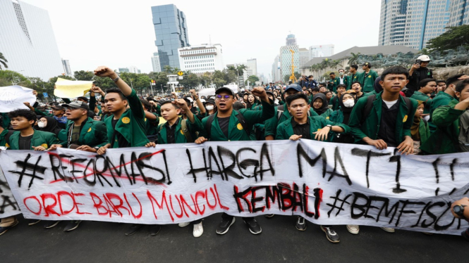 BEM SI menggelar aksi unjuk rasa