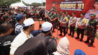 Deklarasi Damai Pemilu 2024 oleh Kepala Polri Jenderal Polisi Listyo Sigit Prabowo dan Panglima TNI Laksamana Yudo Margono di Lapangan Rampal, Kota Malang, Jawa Timur, Sabtu, 21 Oktober 2023.