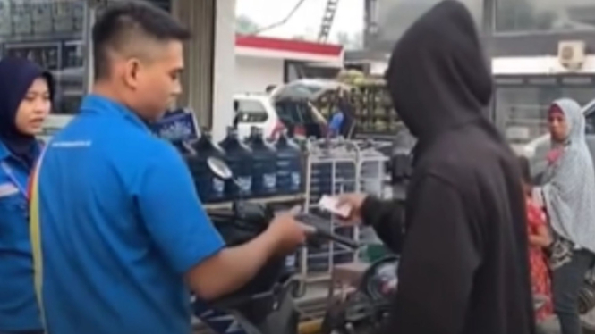 Ogah Bayar Belanjaan, Pemuda Ini Malah Tunjukkan Kartu Ormas